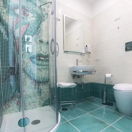 拉玛德格拉喜素旅馆 4* 萨莱诺