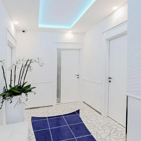 La Madegra Seasuite 4*