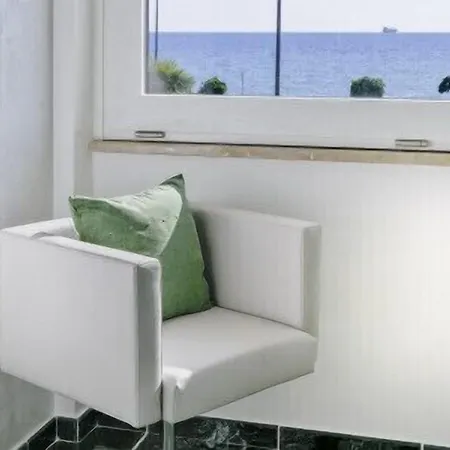 La Madegra Seasuite 4*