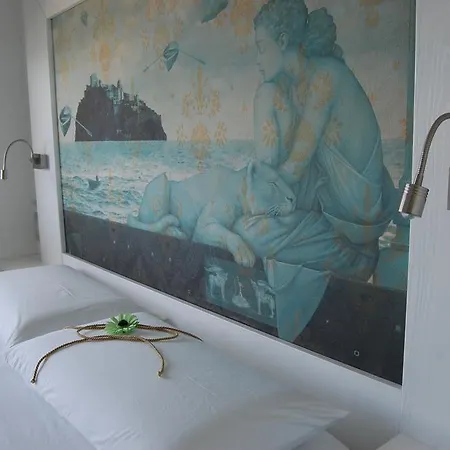 ラ マデグラ シースイート ゲストハウス サレルノ