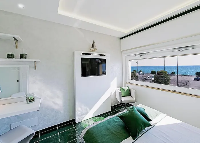 La Madegra Seasuite 4* Салерно