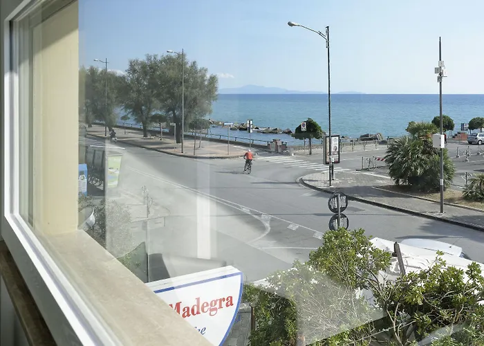 La Madegra Seasuite 4*