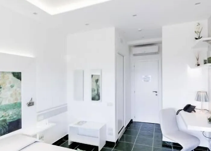 La Madegra Seasuite Гостевой дом 4*