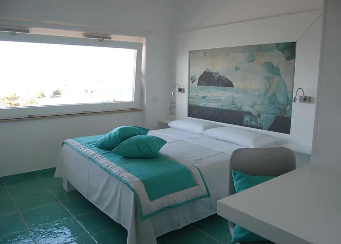 Гостевой дом La Madegra Seasuite